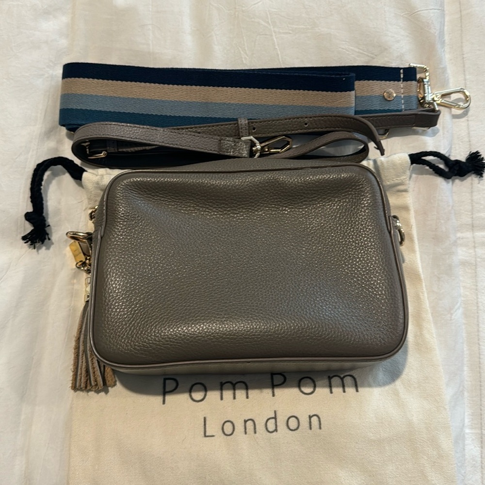 Pom Pom London City crossbody with 2 straps and a keychain
